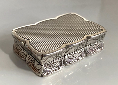 Vintage solid silver - vintage, scalloped