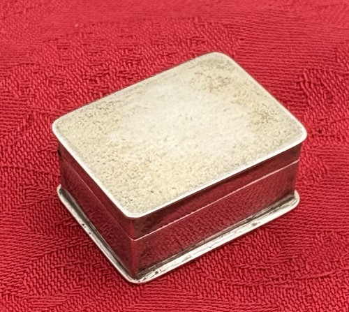 Solid silver snuff box - snuff,